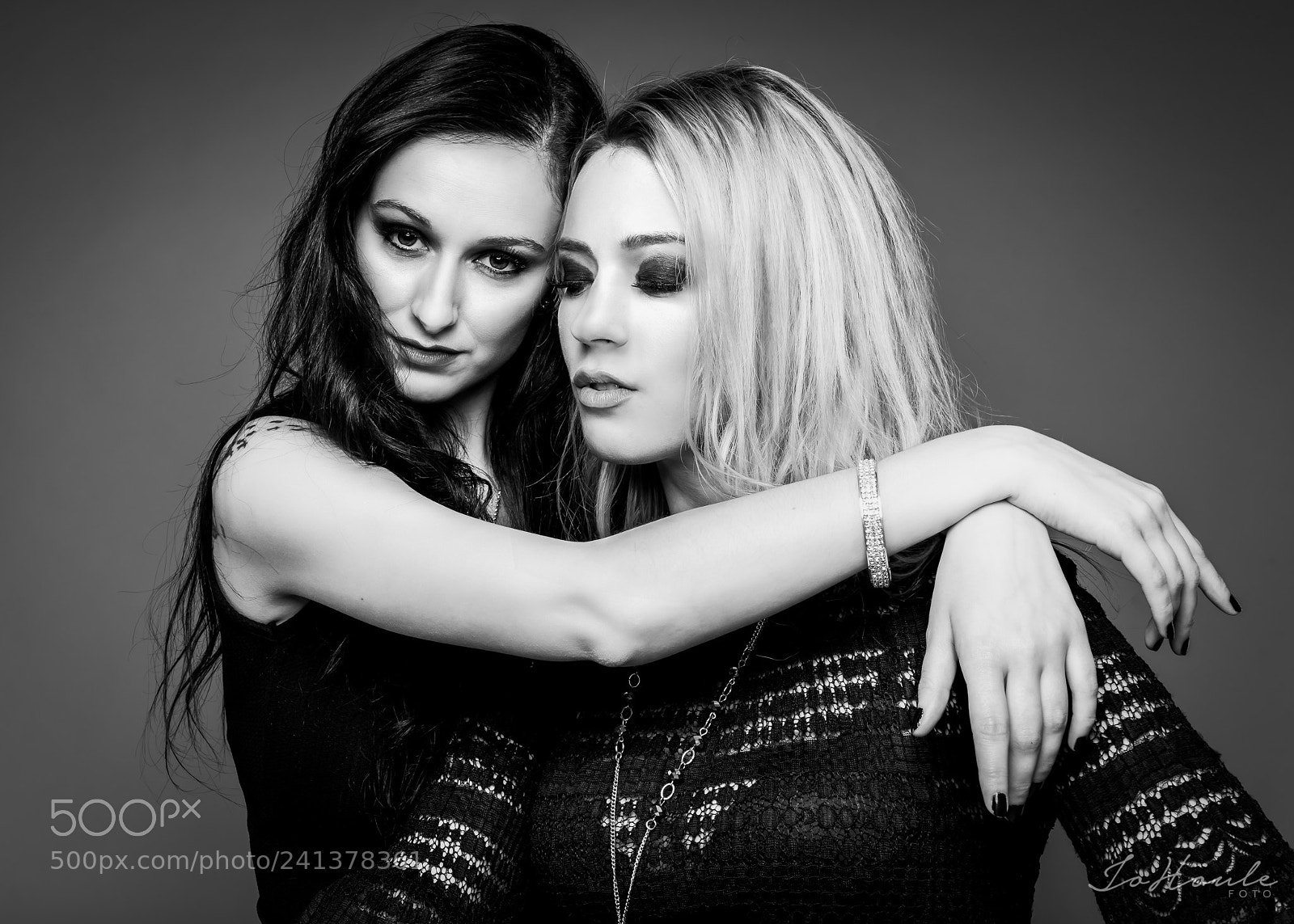 Nikon D800 sample photo. Sisters are doin' it photography