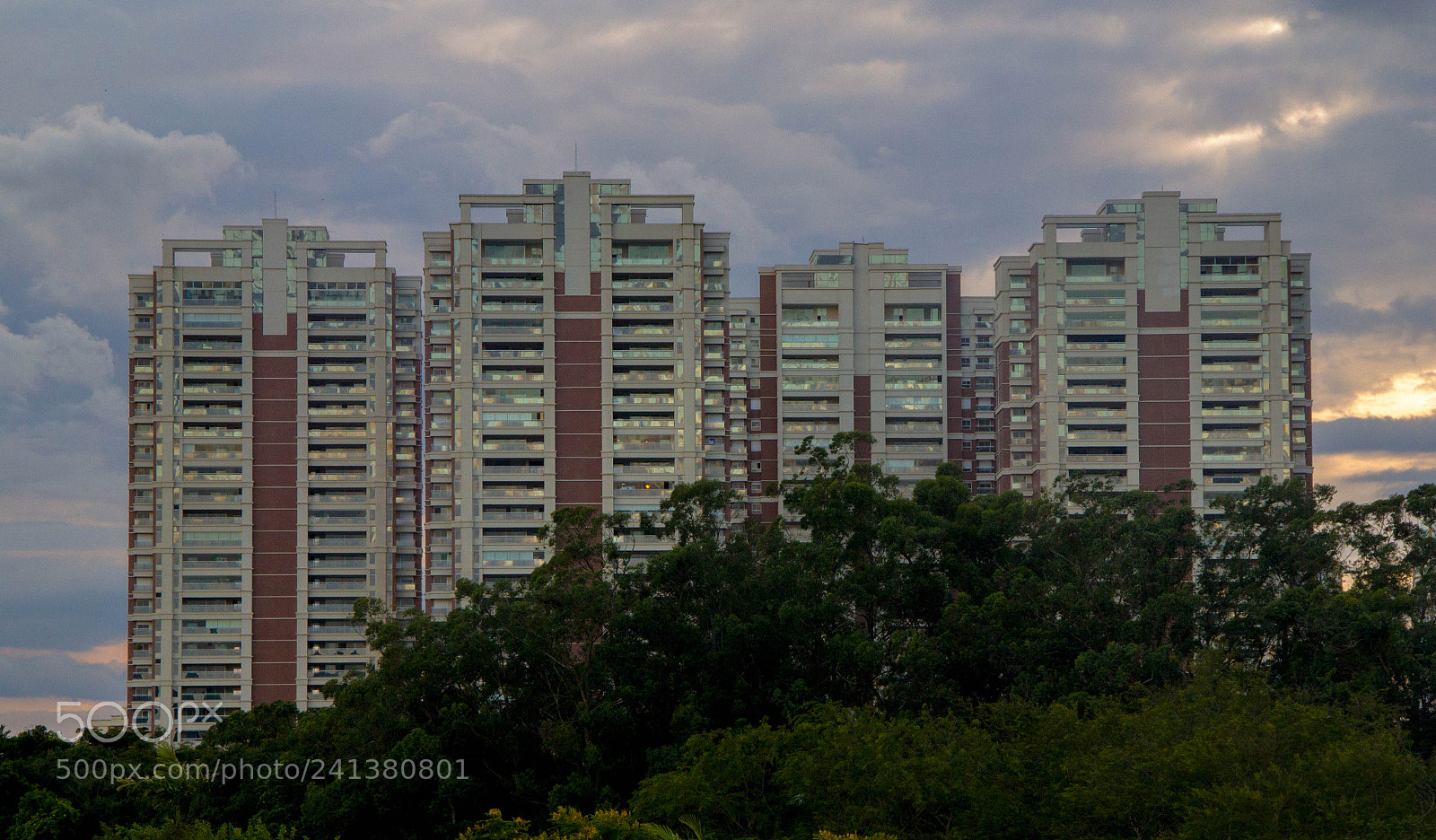 Canon EOS 550D (EOS Rebel T2i / EOS Kiss X4) sample photo. Landscspe towers, mogi das photography