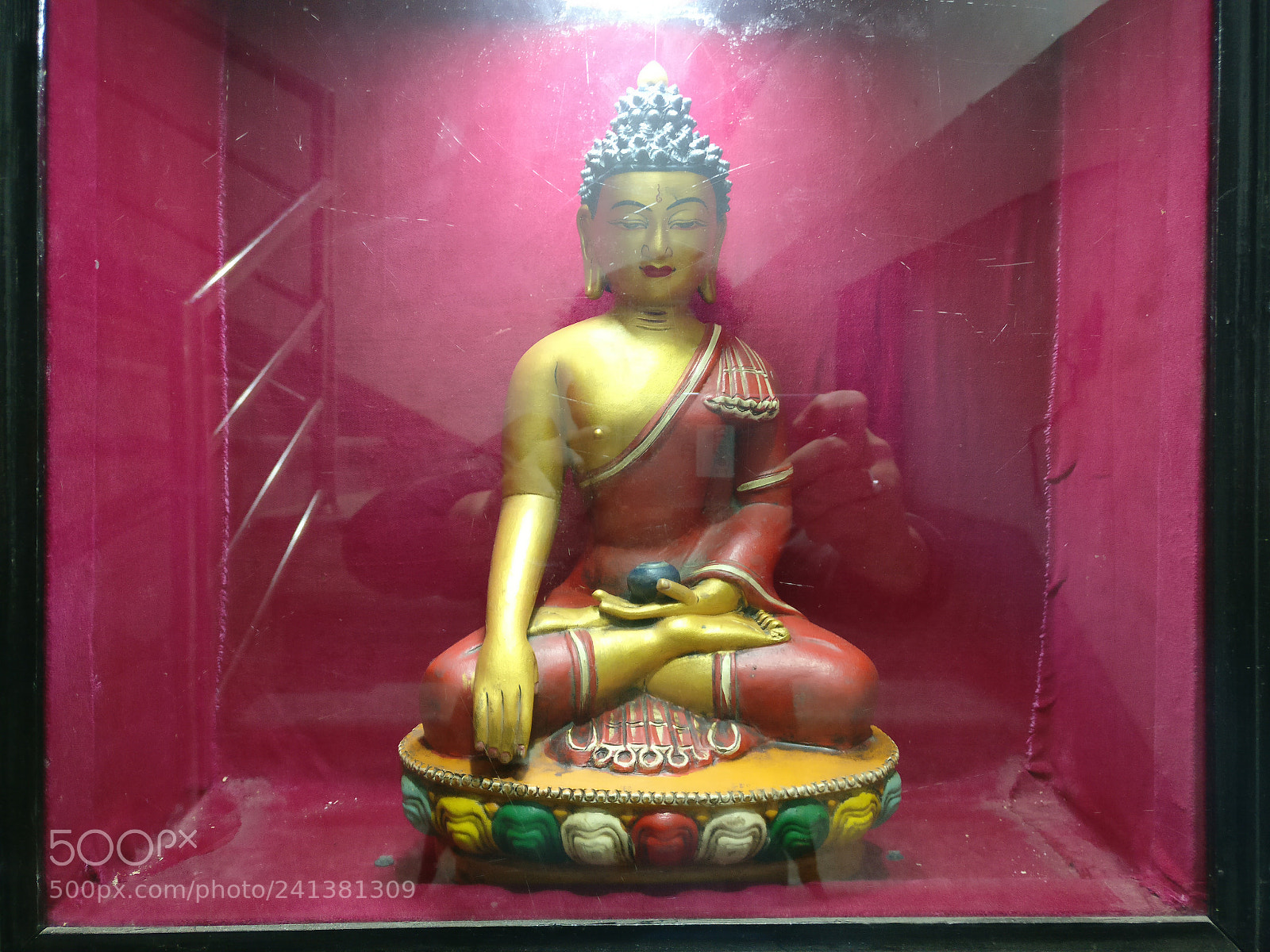OnePlus A3003 sample photo. Buddha in a case photography