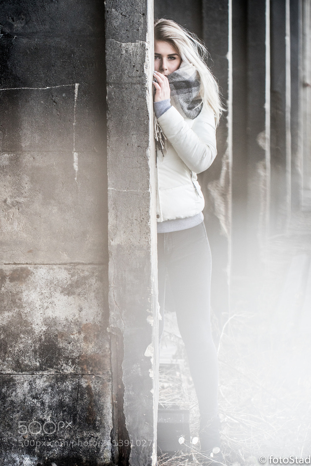 Canon EOS 6D Mark II sample photo. Between photography
