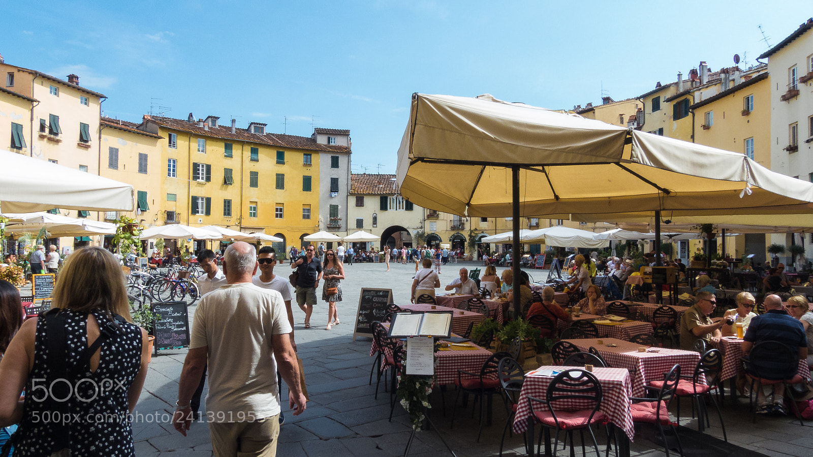Panasonic Lumix DMC-FZ200 sample photo. Lucca photography