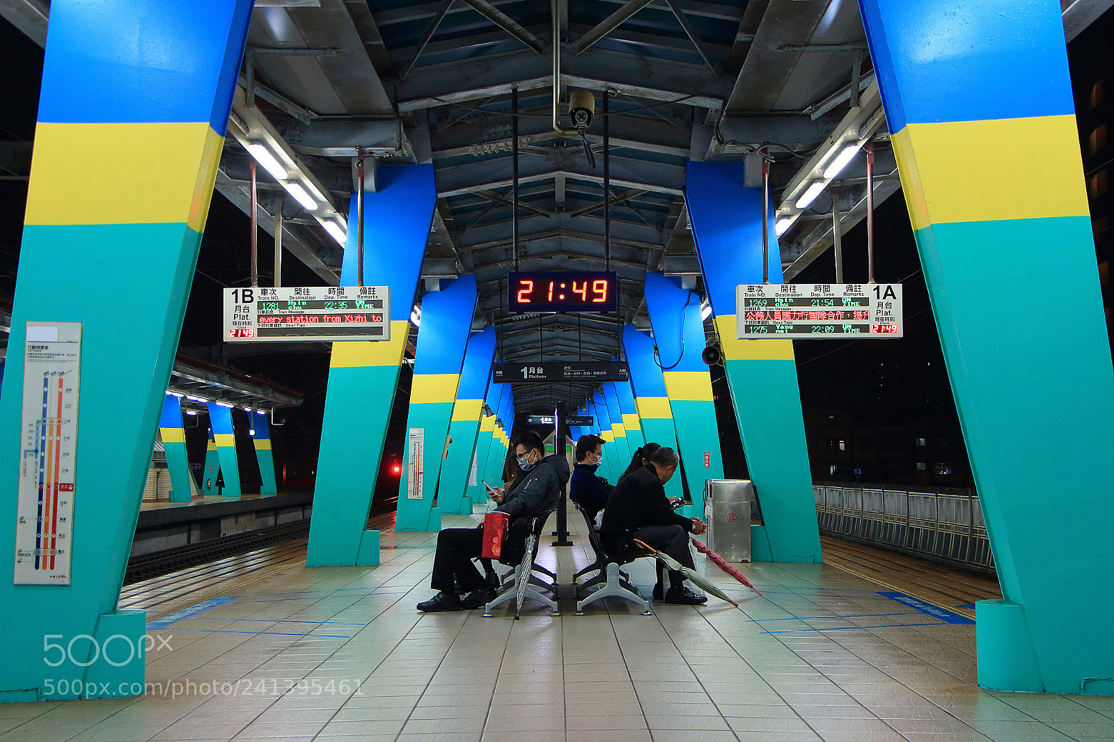 Canon EOS 650D (EOS Rebel T4i / EOS Kiss X6i) sample photo. #commuters photography