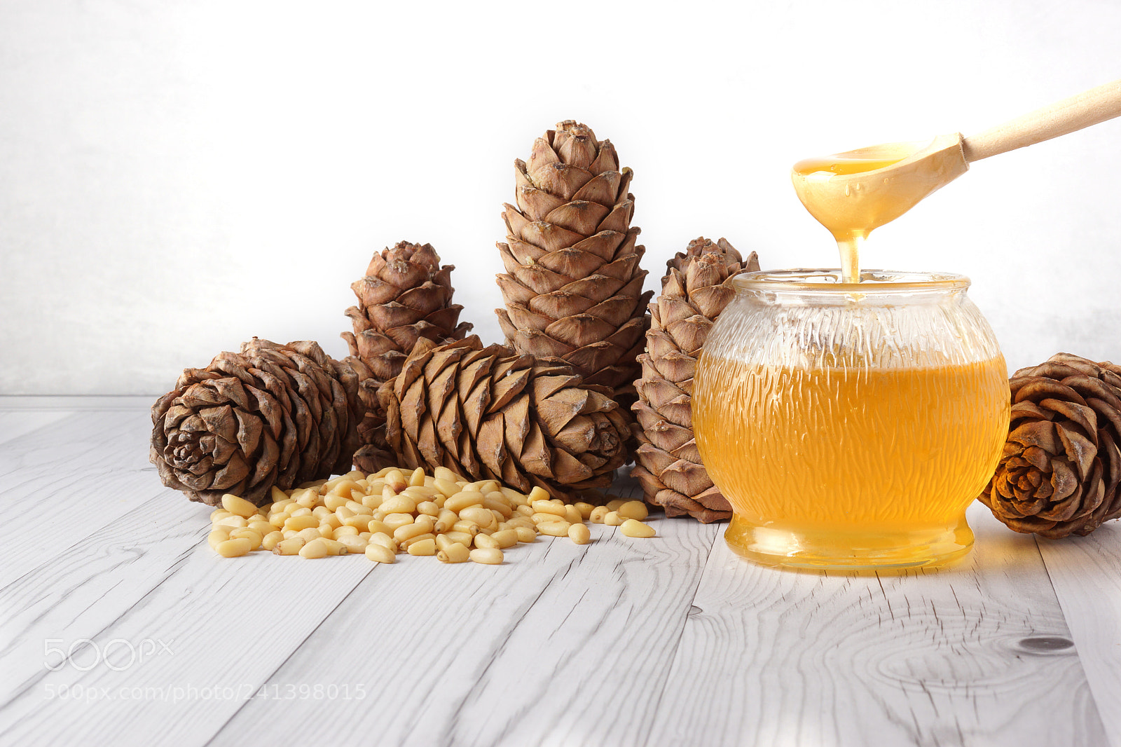 Sony SLT-A65 (SLT-A65V) sample photo. Honey is poured from photography