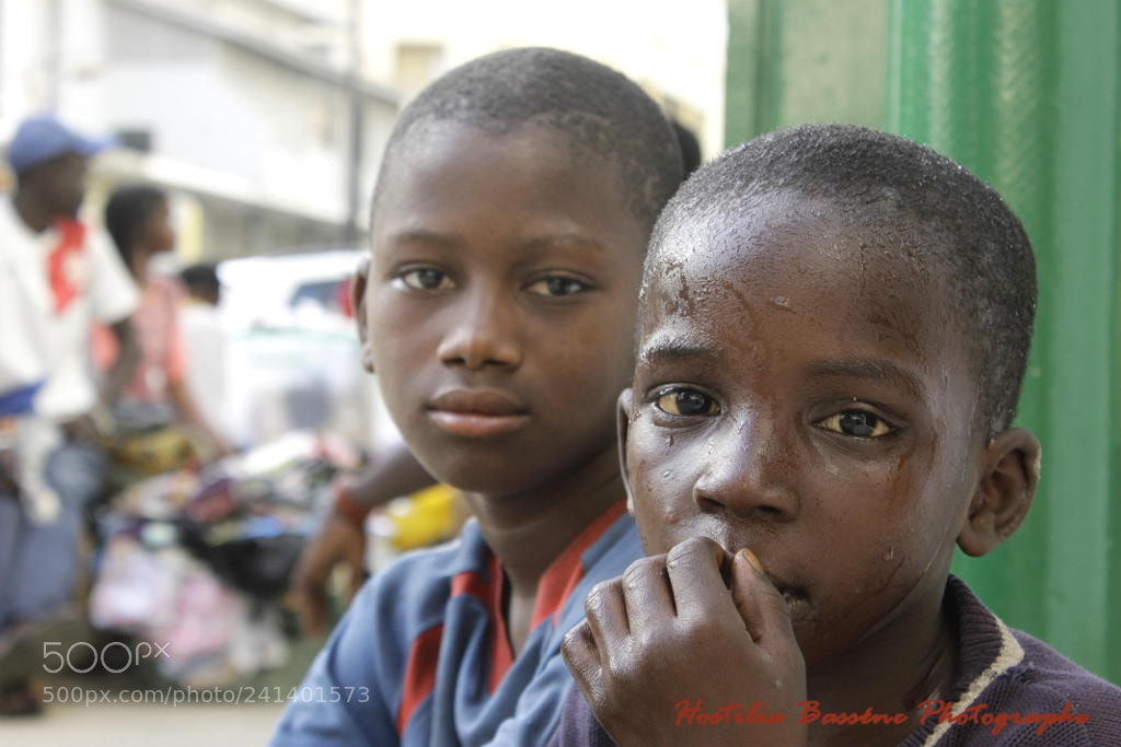Canon EOS 1100D (EOS Rebel T3 / EOS Kiss X50) sample photo. Portrait enfants de rue photography