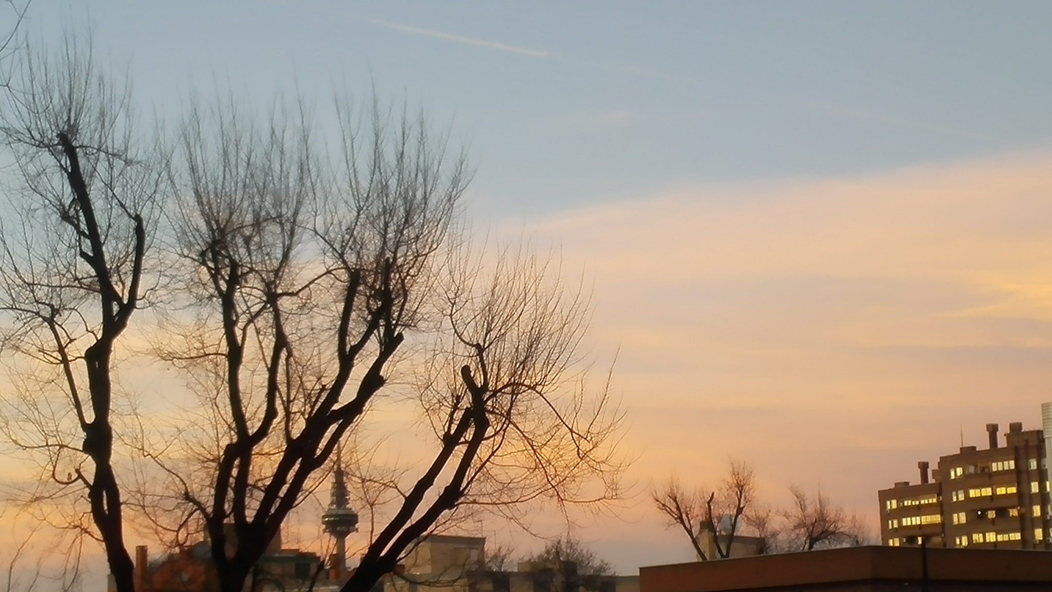 HUAWEI P7-L10 sample photo. Atardece en madrid photography