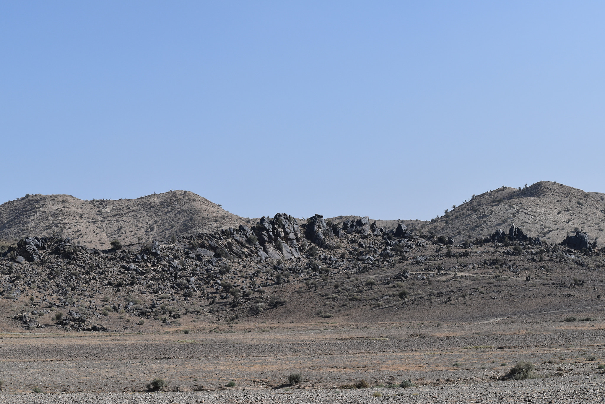 Nikon D5600 sample photo. Zhob road, pakistan photography
