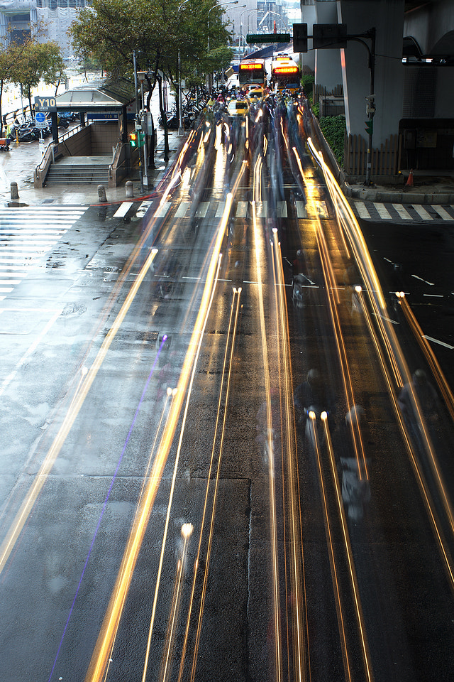 Sony SLT-A77 + Sony DT 30mm F2.8 Macro SAM sample photo. Light trail photography