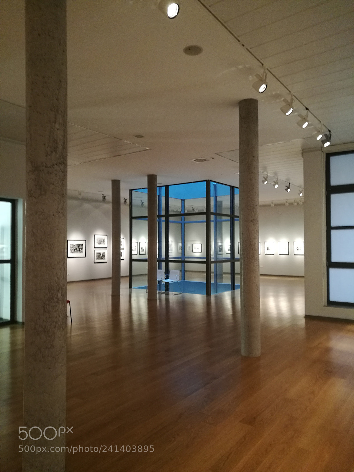 HUAWEI P9 sample photo. Museum photography