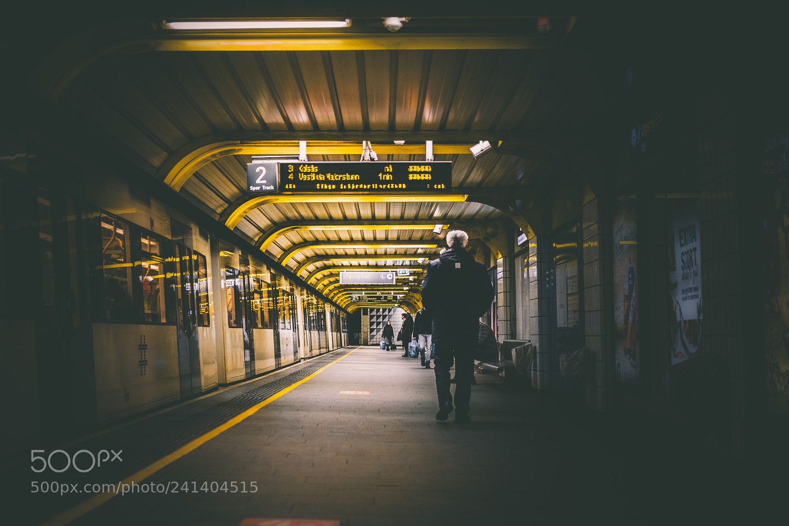 Fujifilm X-E3 sample photo. Yellow mellow subway photography