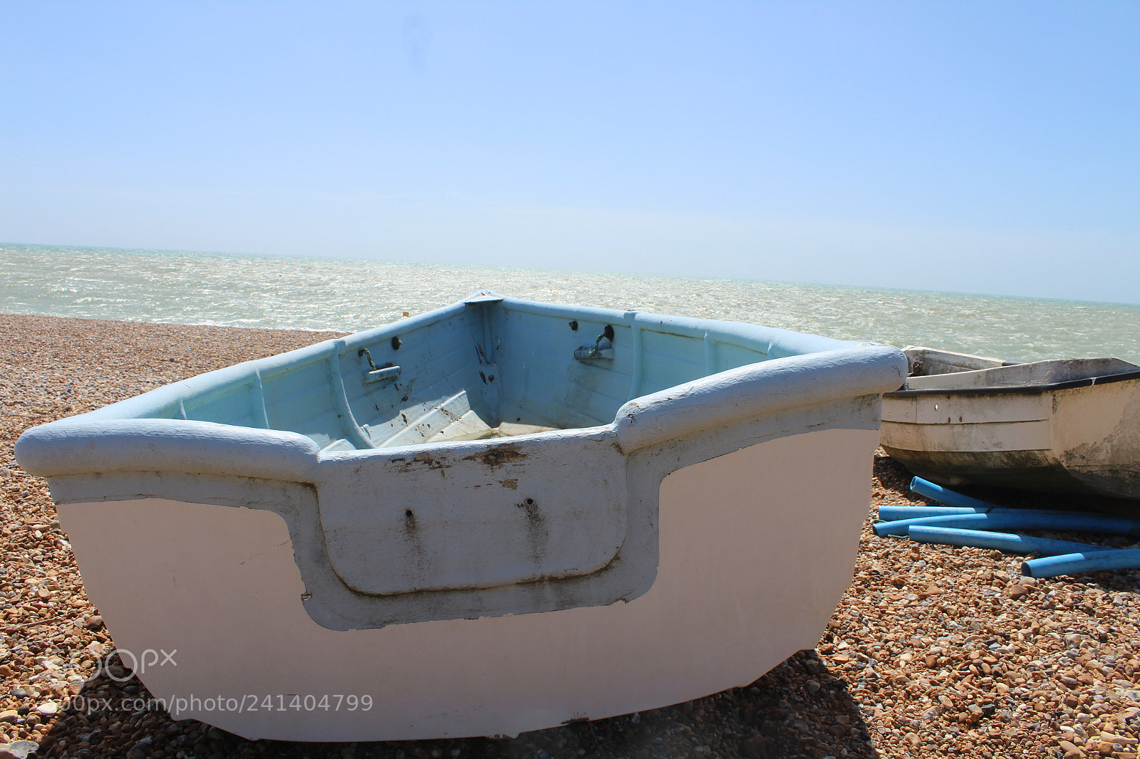 Canon EF-S 18-55mm F3.5-5.6 III sample photo. Abandoned boat photography