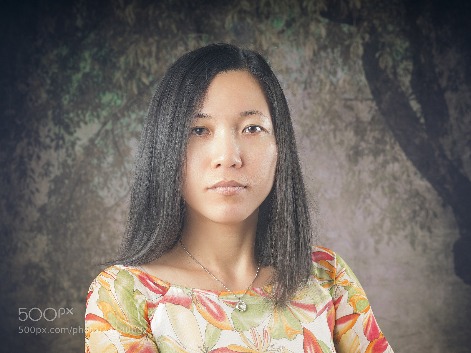 Olympus OM-D E-M1 sample photo. Traditional vietnamese dress photography
