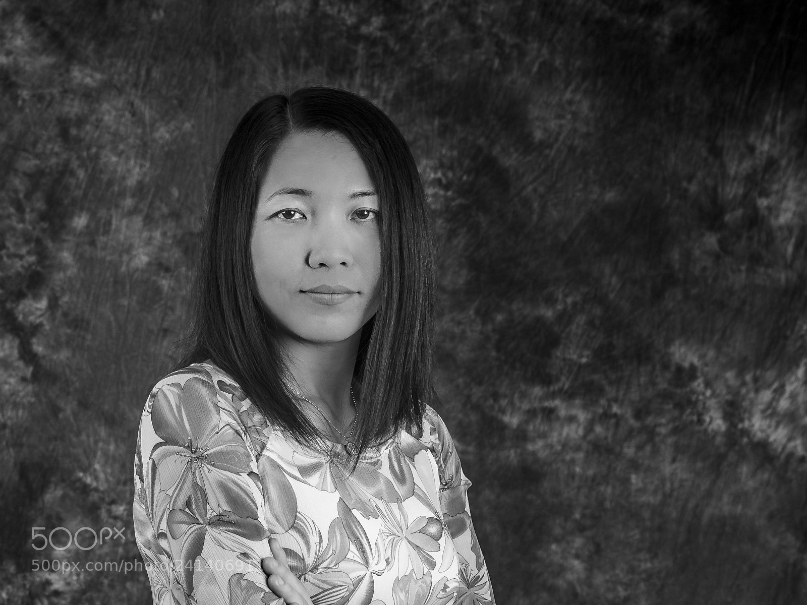 Olympus OM-D E-M1 sample photo. Traditional vietnamese dress photography