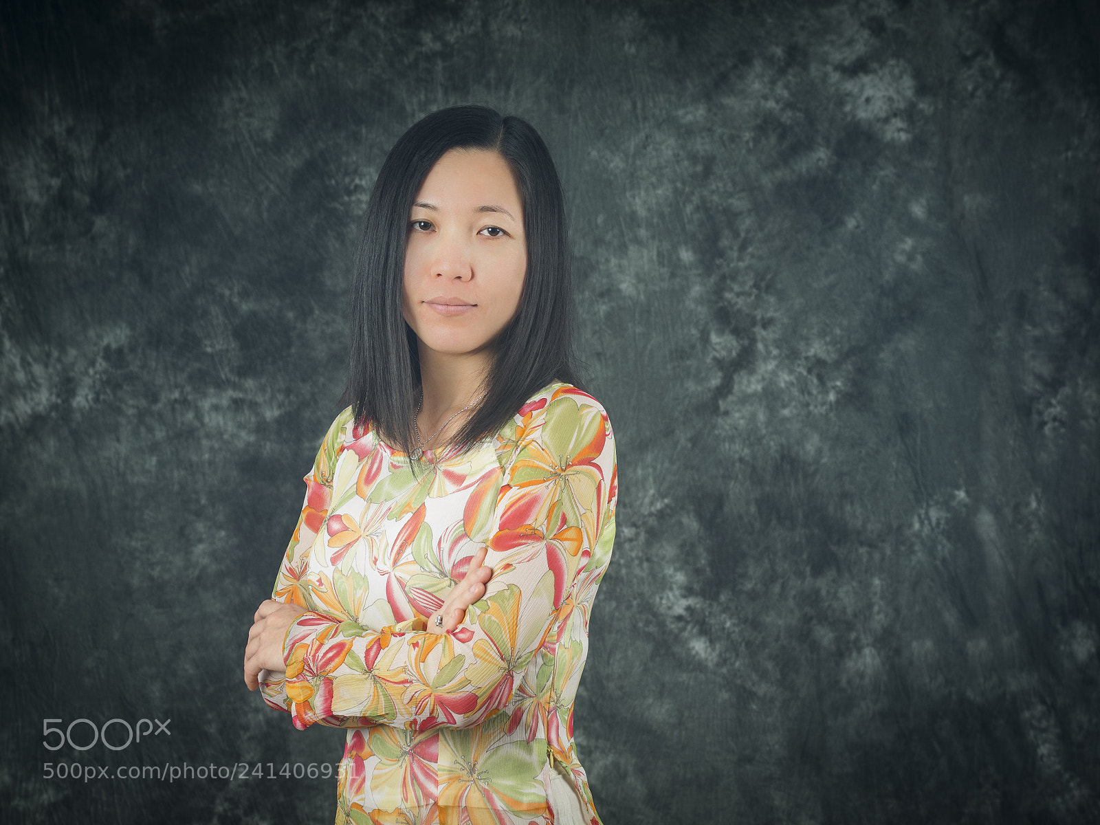 Olympus OM-D E-M1 sample photo. Traditional vietnamese dress photography