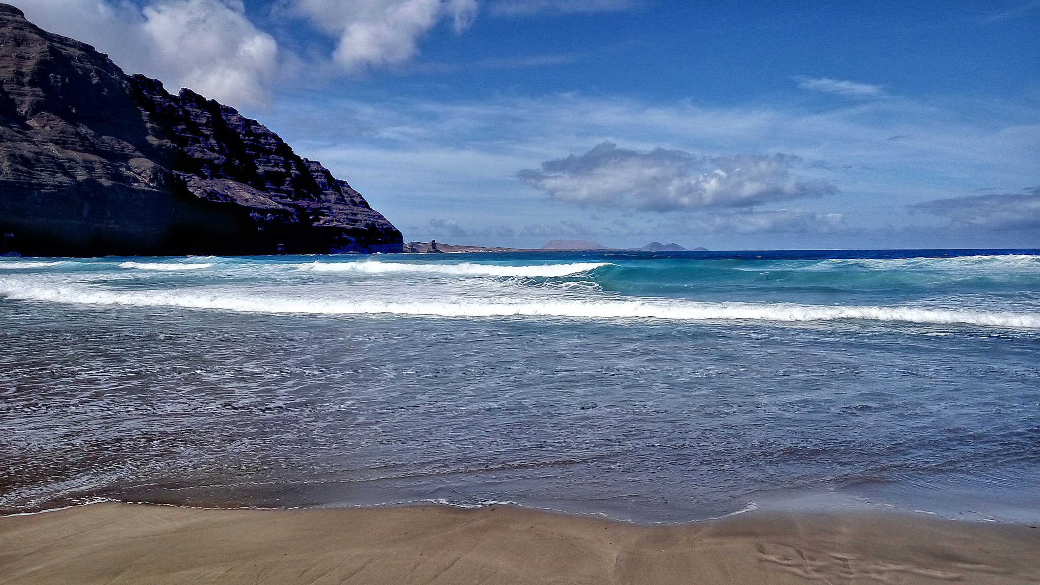 Xiaomi HM Note 2 sample photo. Orzola beach view on lanzarote canary island photography