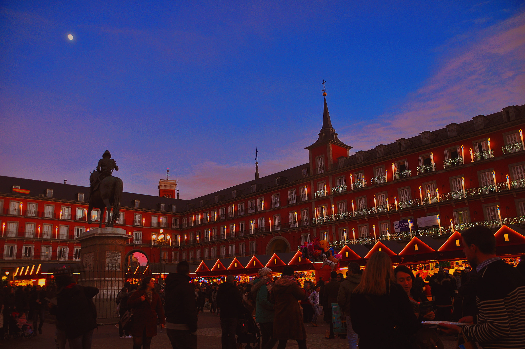 Sigma 18-200mm F3.5-6.3 DC OS HSM sample photo. Dusk photography