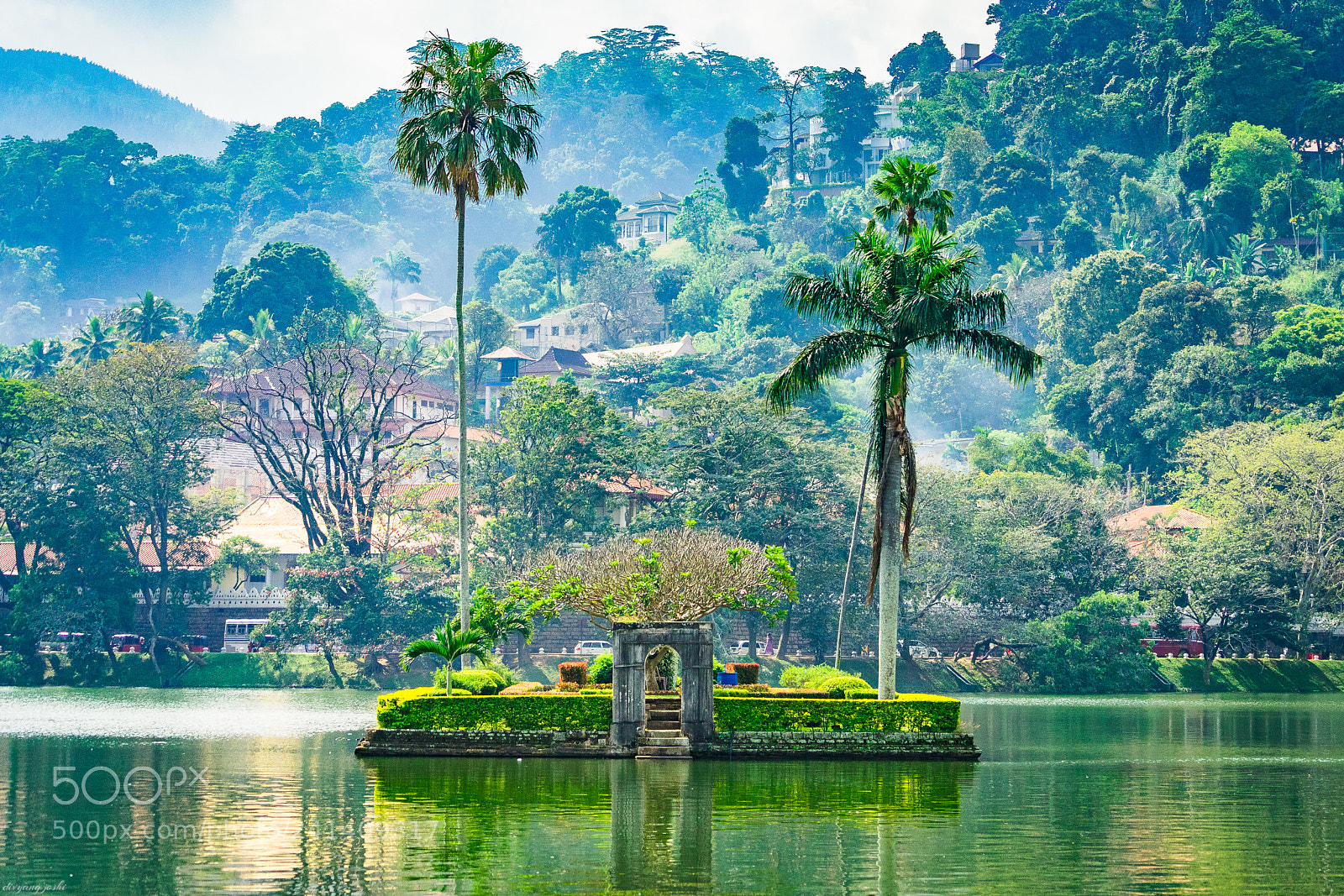Sony a7 II sample photo. Temple of tooth relic photography
