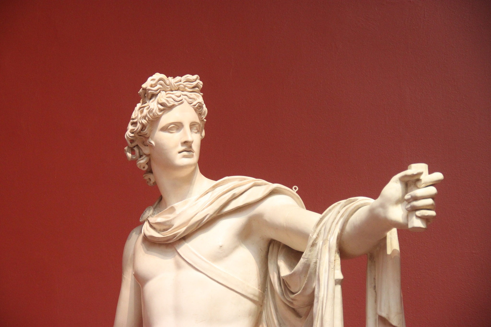 Canon EF-S 18-135mm F3.5-5.6 IS sample photo. Sculpture in the pushkin state museum of fine arts photography