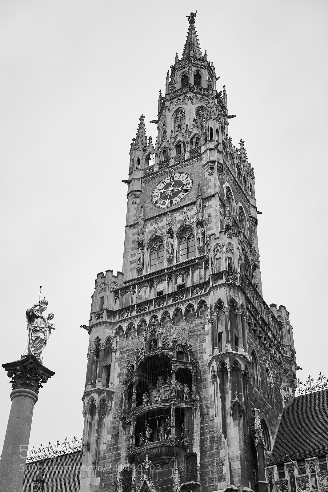 Sony a7 II sample photo. Neues rathaus photography