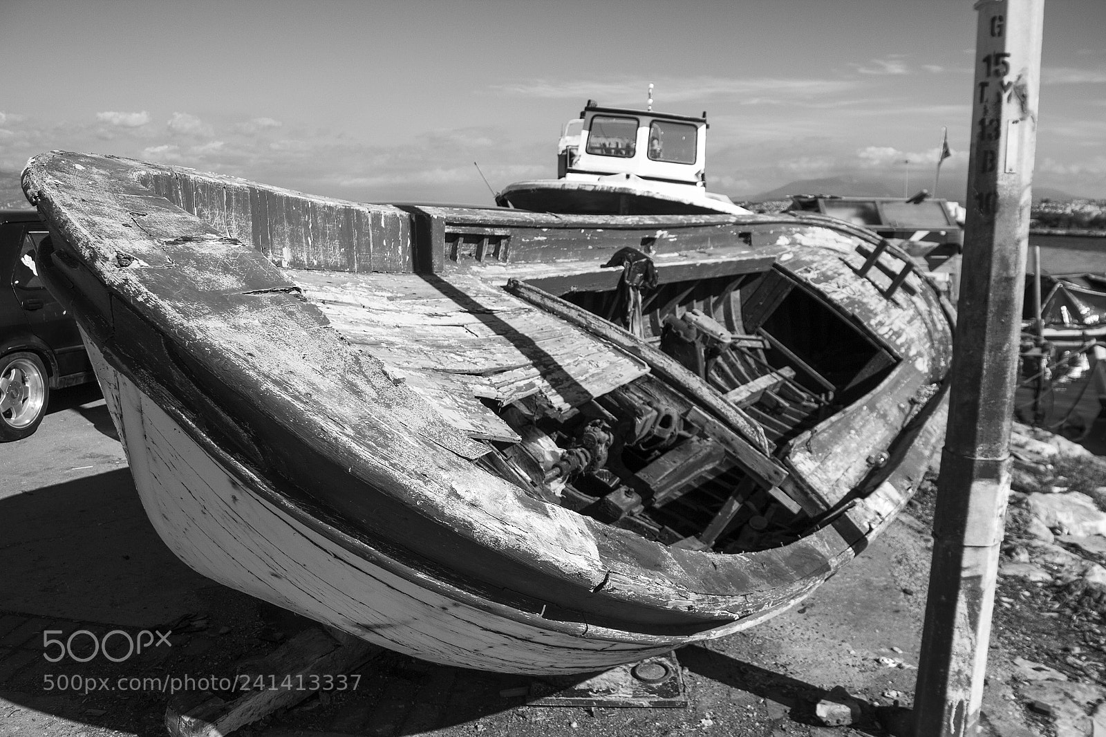 Canon EOS 550D (EOS Rebel T2i / EOS Kiss X4) sample photo. Old boat photography