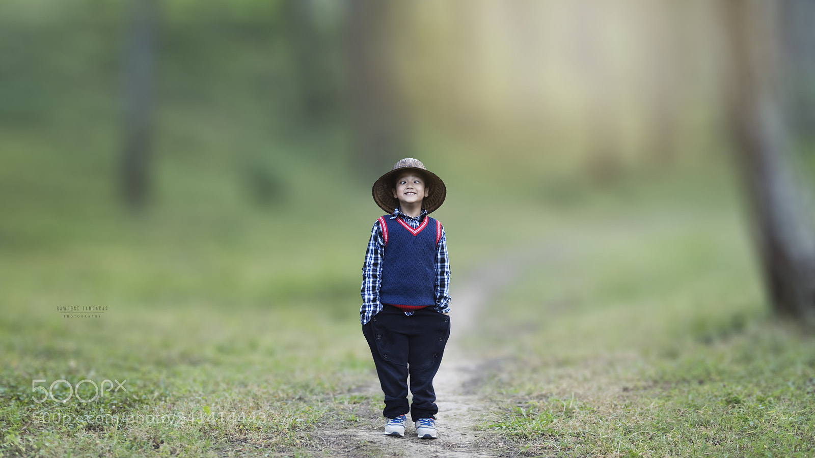 Nikon D810 sample photo. My son acting joker.... photography