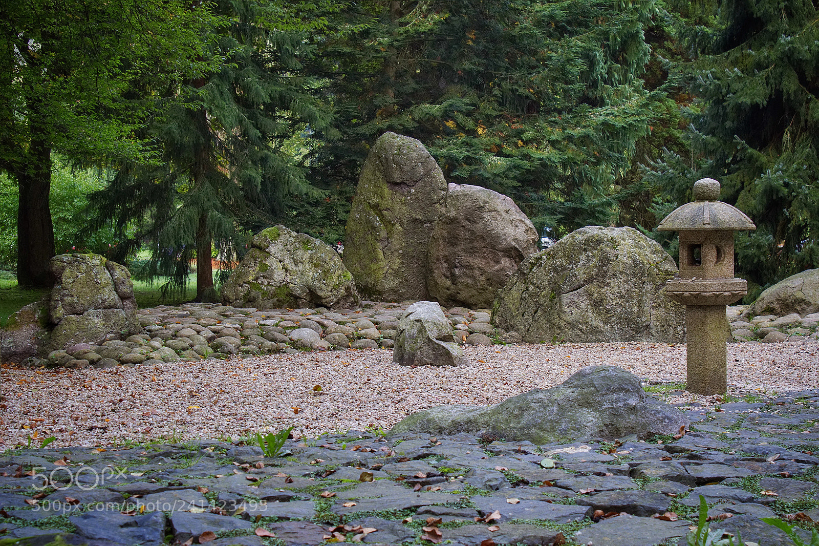 Canon EOS 1300D (EOS Rebel T6 / EOS Kiss X80) sample photo. Japanese garden photography