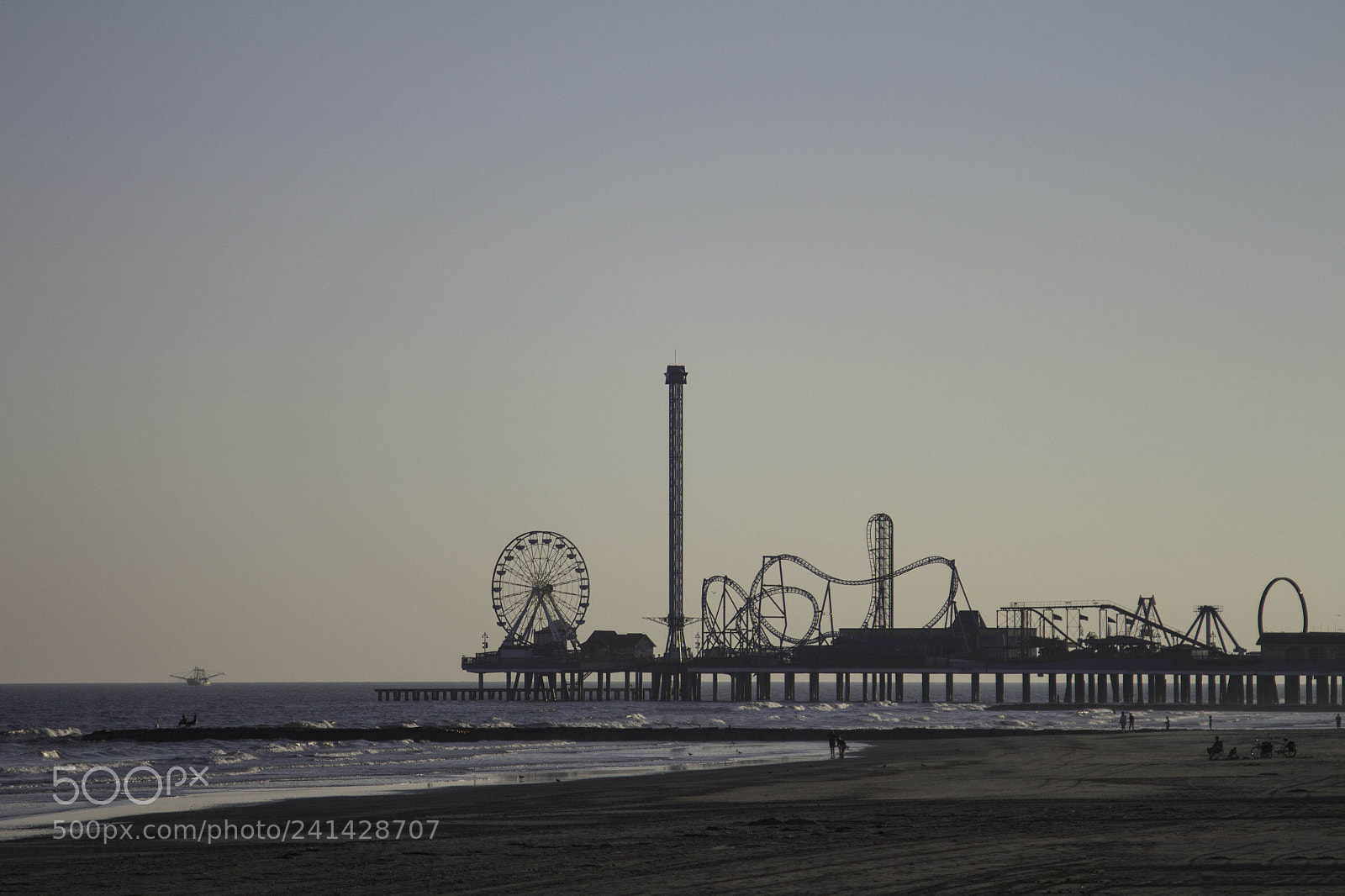 Canon EOS 700D (EOS Rebel T5i / EOS Kiss X7i) sample photo. Pleasure pier photography