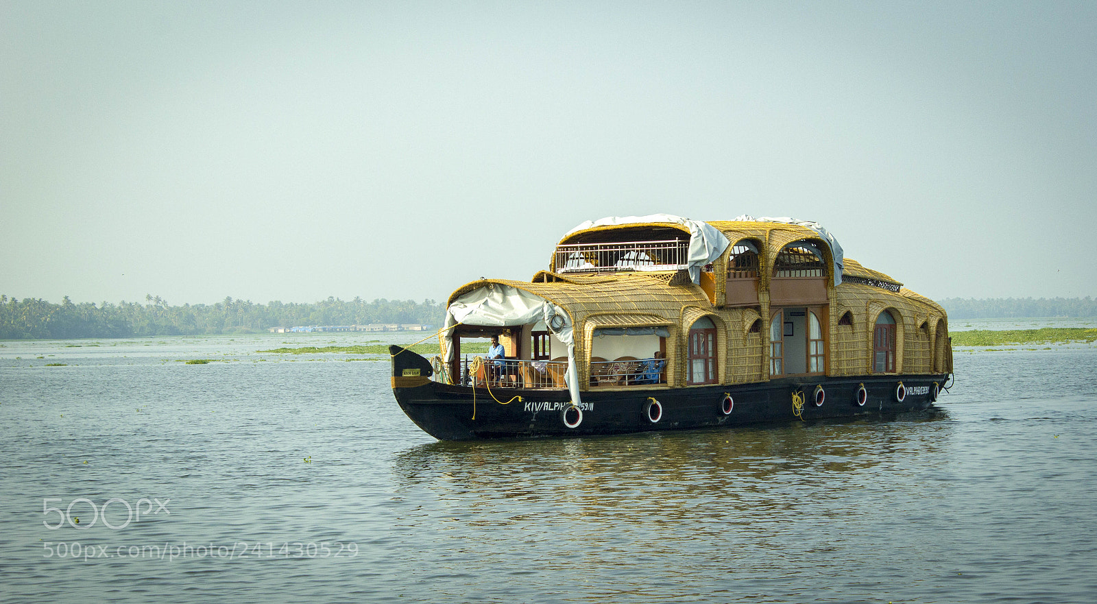 Canon EOS 550D (EOS Rebel T2i / EOS Kiss X4) sample photo. A house boat in photography