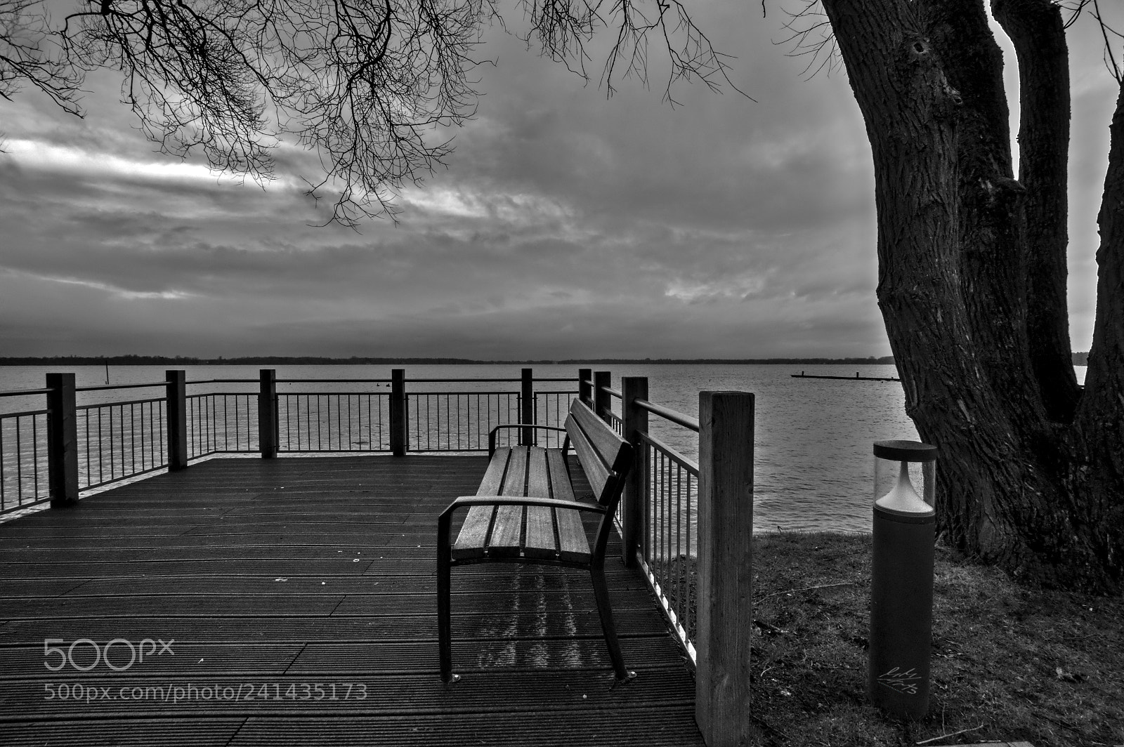 Nikon D90 sample photo. The bench and the photography