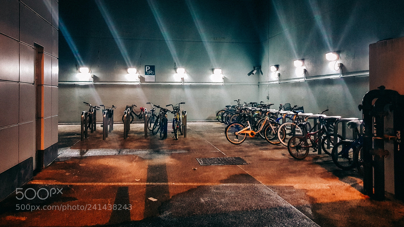 Samsung Galaxy S8 sample photo. Night cycling photography
