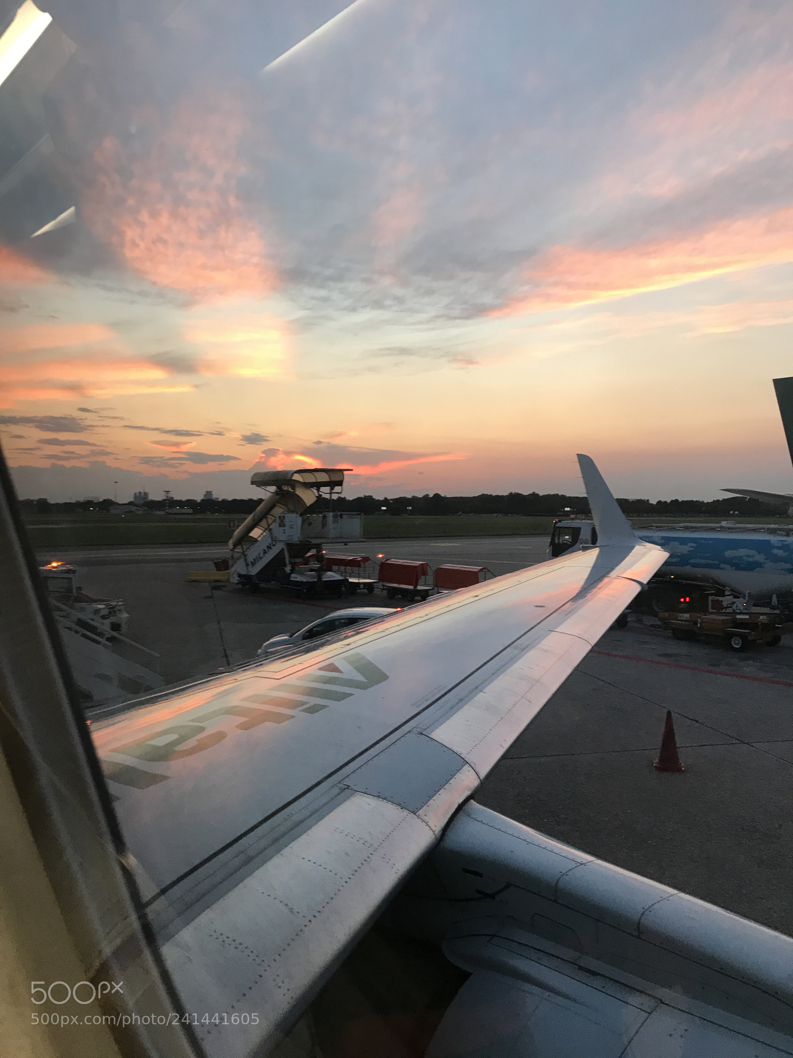 Apple iPhone 7 sample photo. Sunset in milan photography