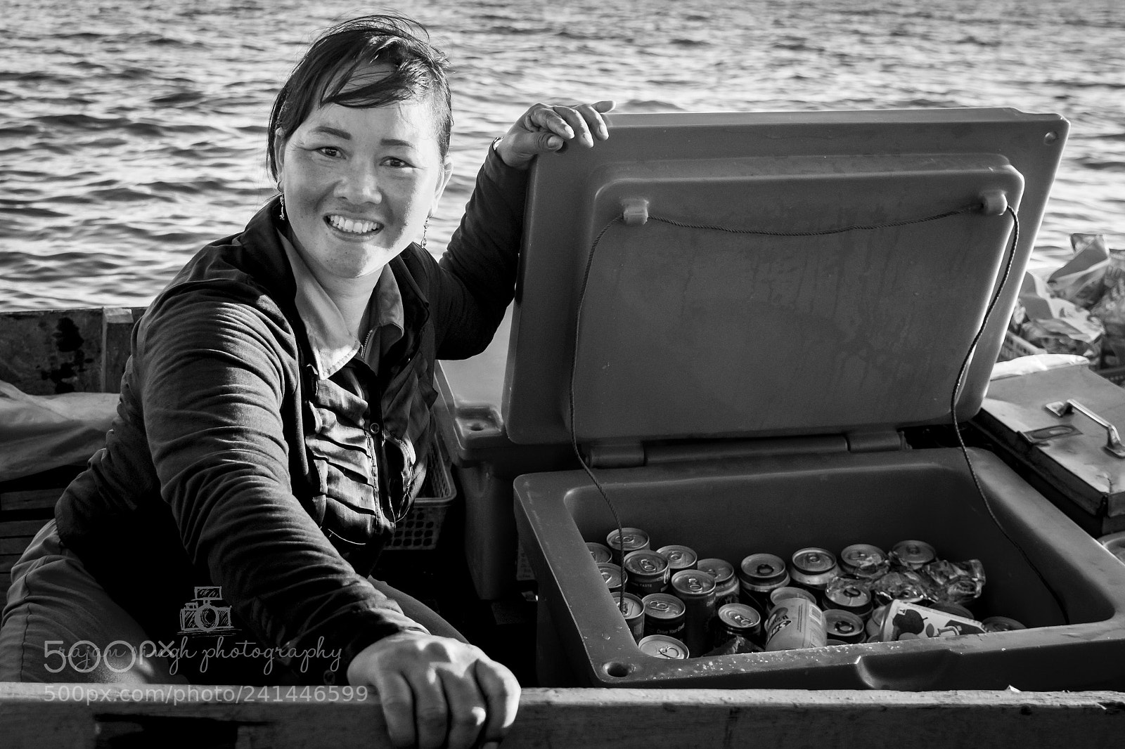 Nikon D7200 sample photo. Female vendor selling cool photography