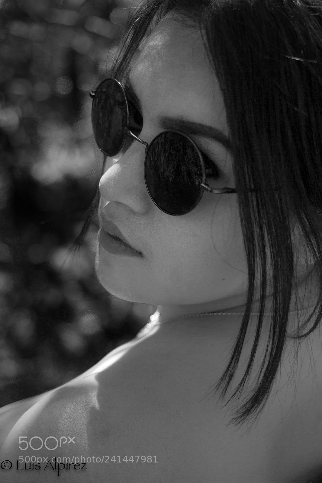 Canon EOS 60D sample photo. B&w girl photography