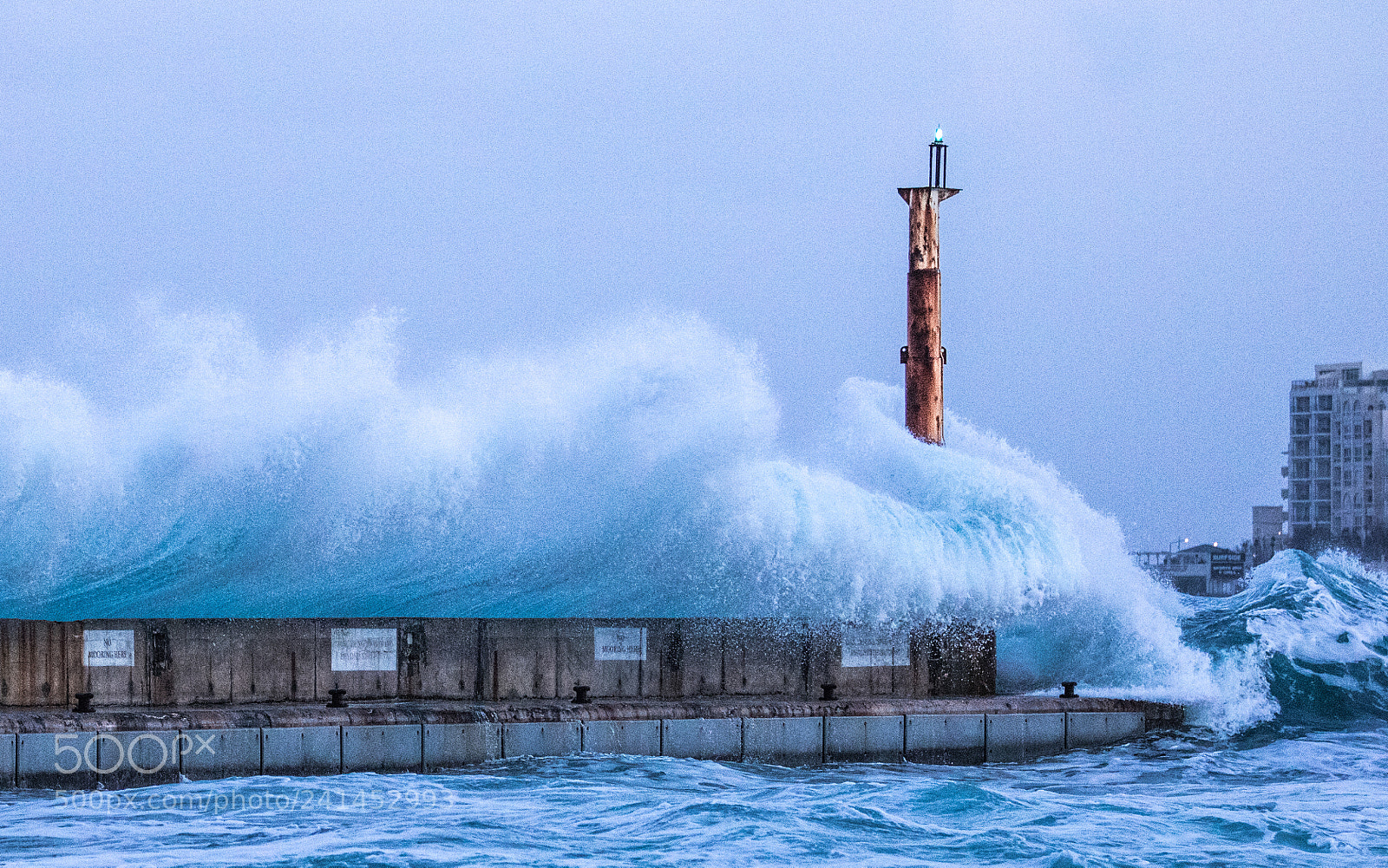 Canon EOS 750D (EOS Rebel T6i / EOS Kiss X8i) sample photo. Swirling wave photography