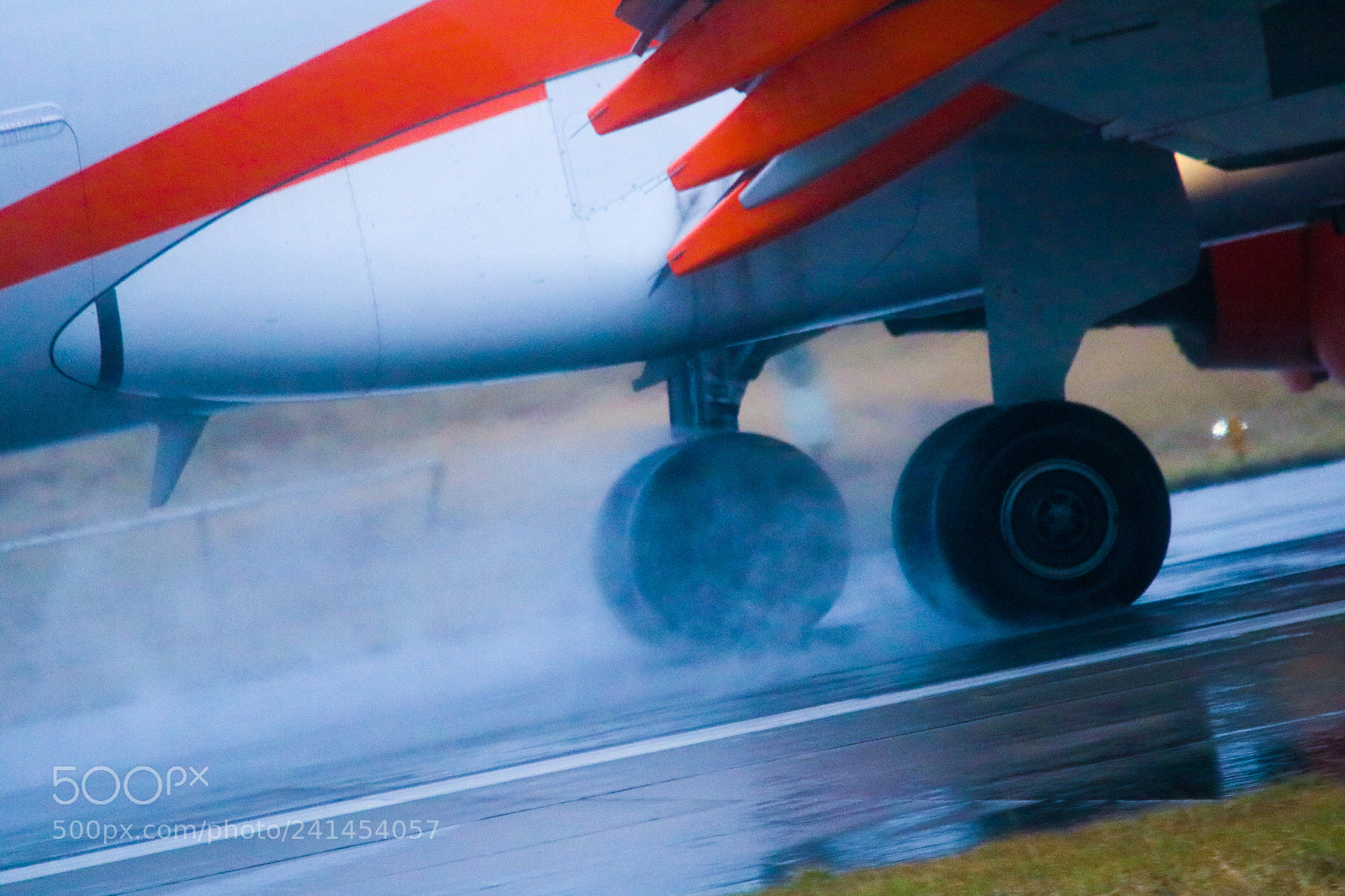 Canon EOS 750D (EOS Rebel T6i / EOS Kiss X8i) sample photo. On the runway photography
