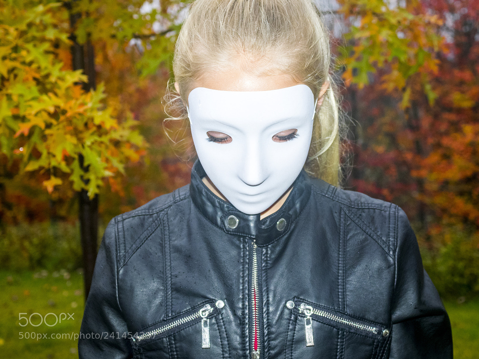 Olympus OM-D E-M1 sample photo. Young blond girl with photography