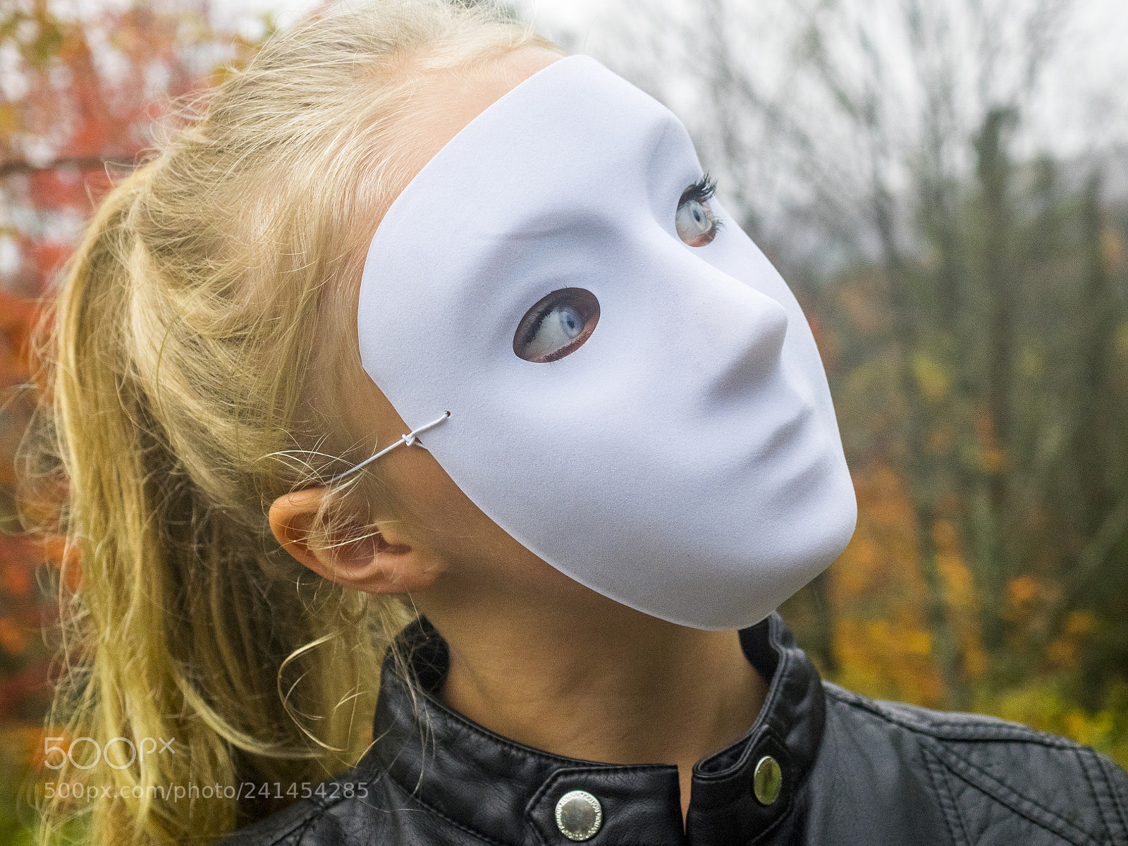 Olympus OM-D E-M1 sample photo. Young blond girl with photography