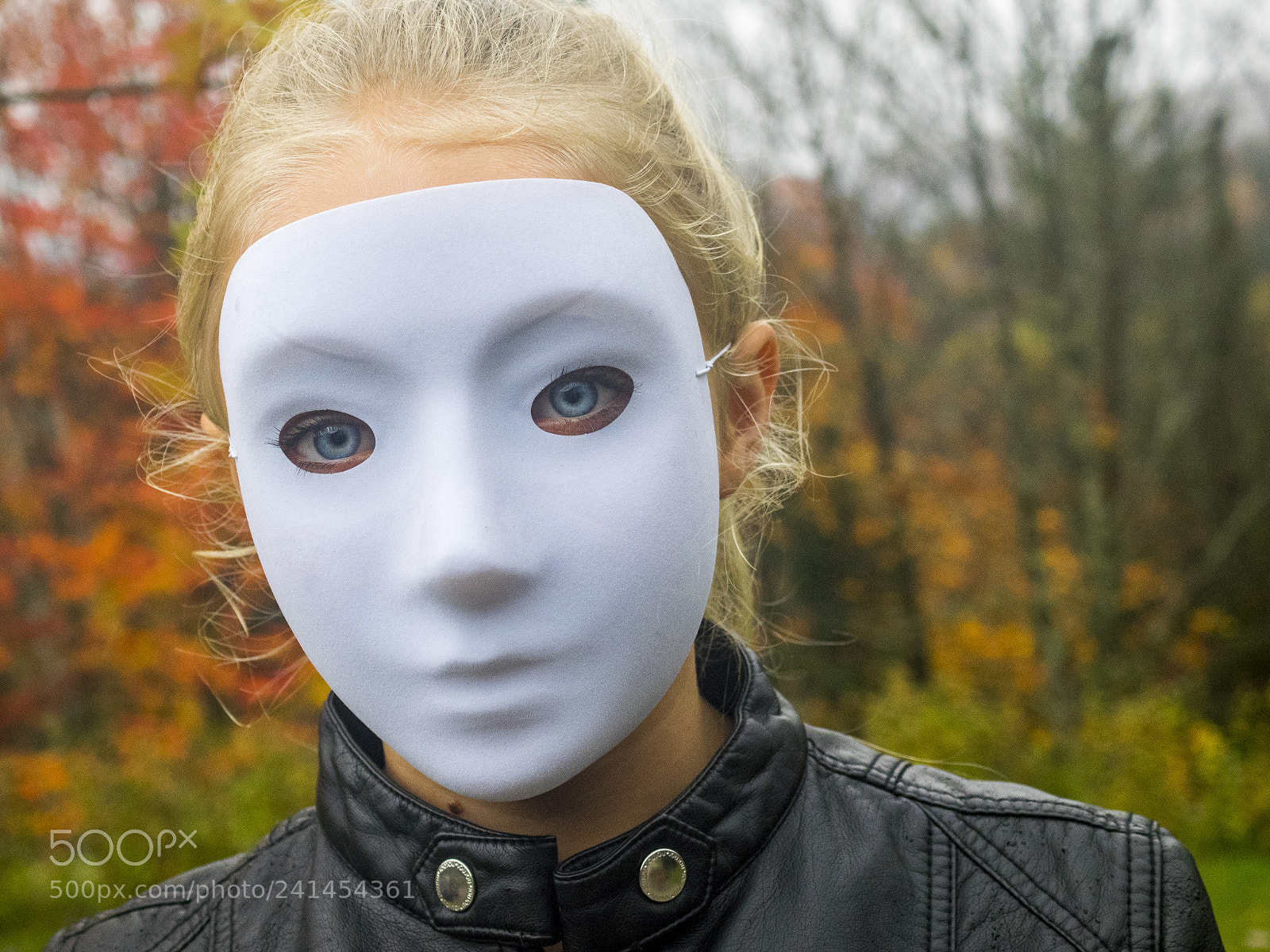 Olympus OM-D E-M1 sample photo. Young blond girl with photography