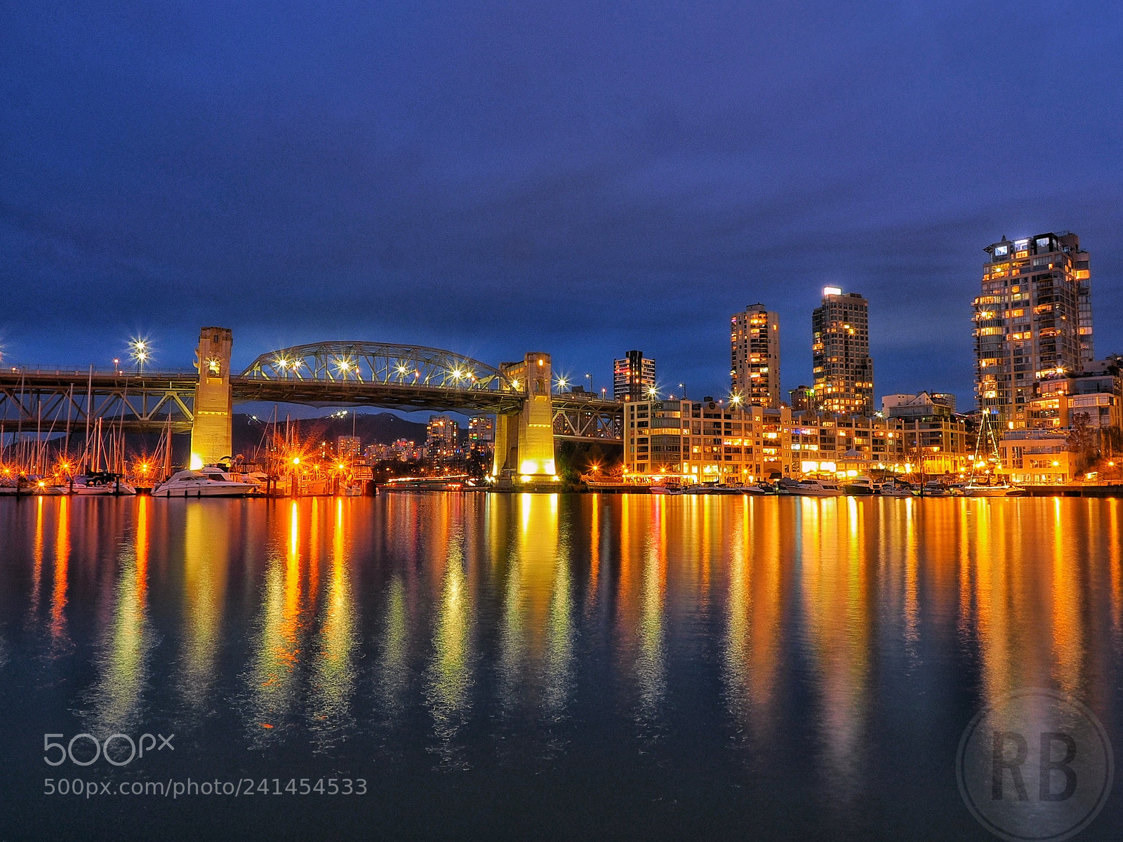 Olympus OM-D E-M5 II sample photo. Night on granville island photography