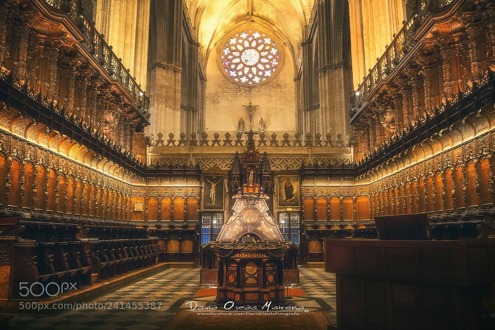 Olympus OM-D E-M10 III sample photo. Coro de la catedral photography