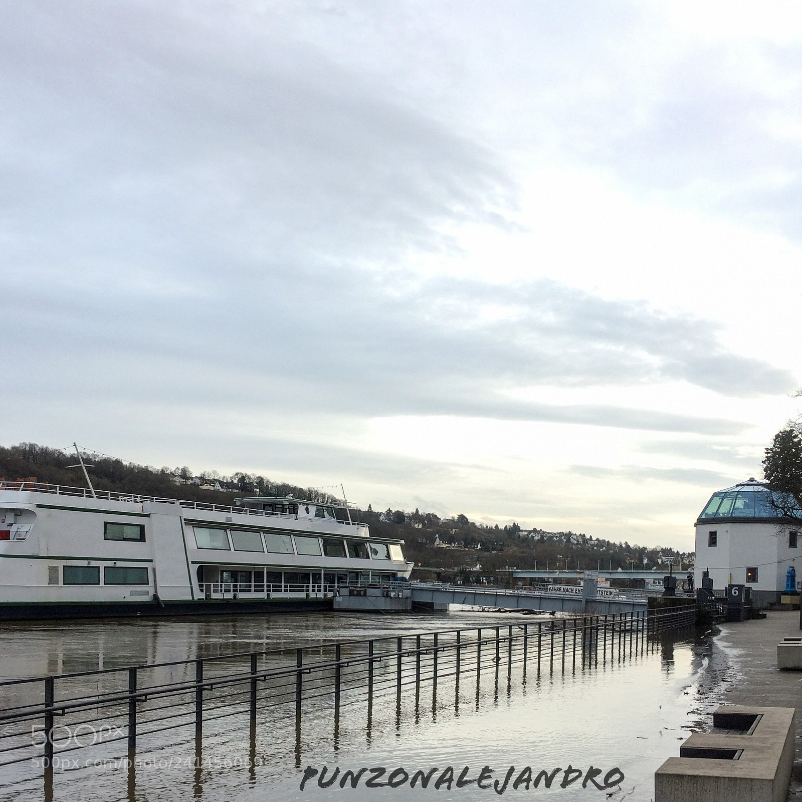 Apple iPhone 5s sample photo. Koblenz, germany. high tide photography