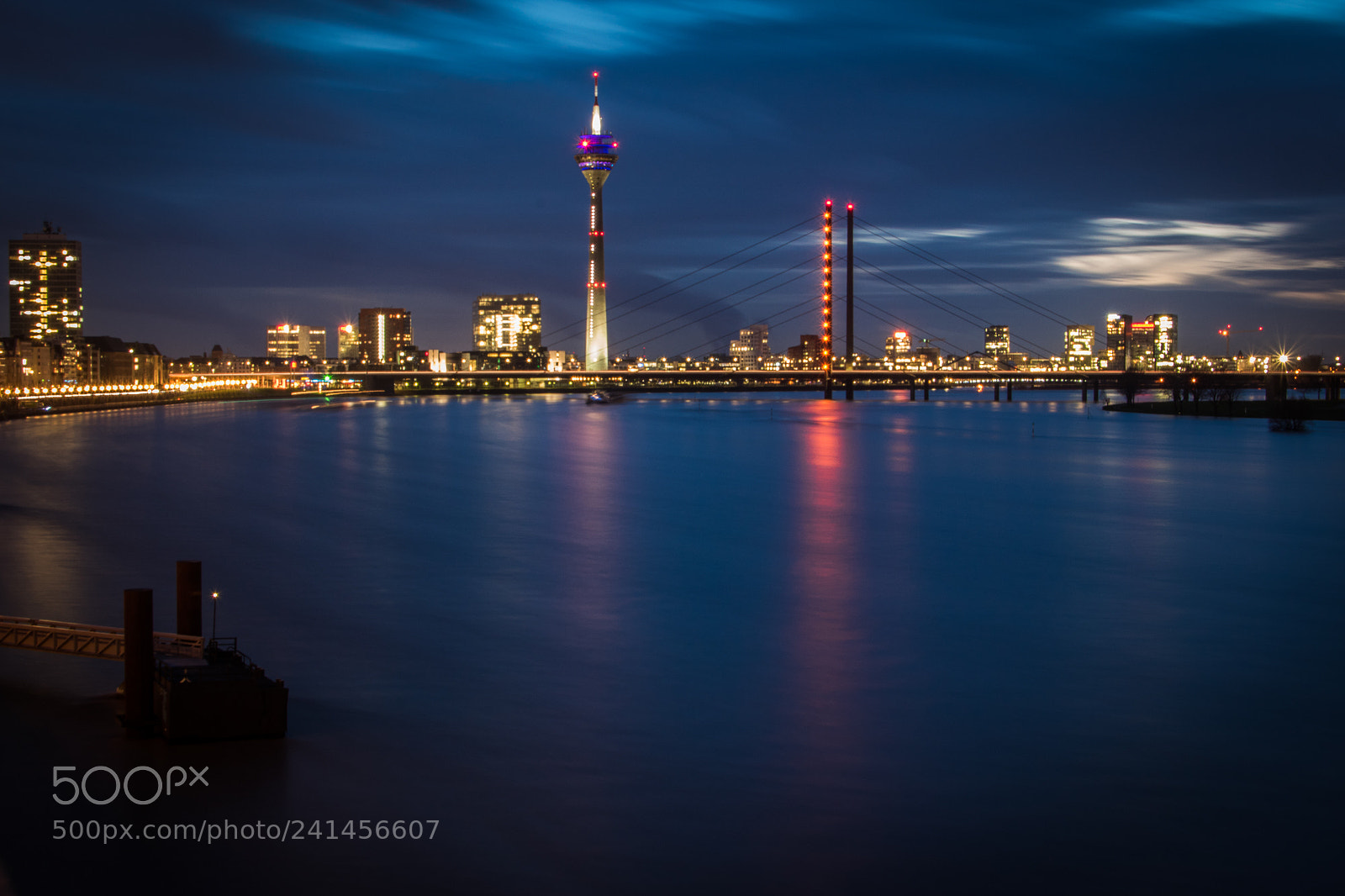 Nikon D5600 sample photo. Düsseldorf nights photography