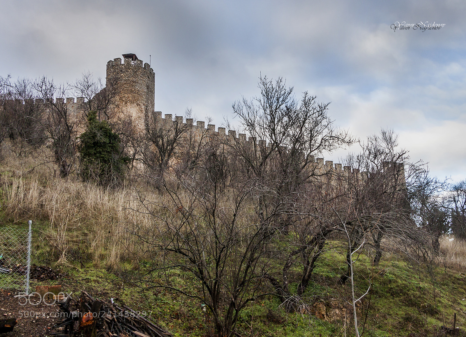 Canon EOS 500D (EOS Rebel T1i / EOS Kiss X3) sample photo. Old castle photography