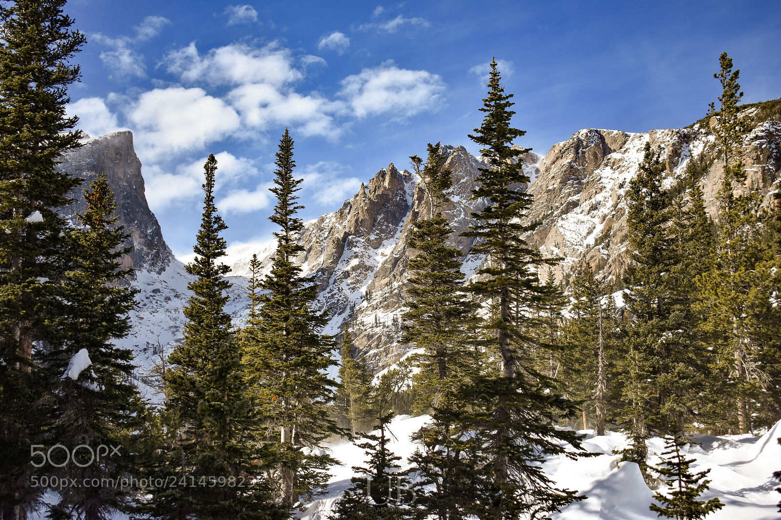 Nikon D3400 sample photo. A hike photography