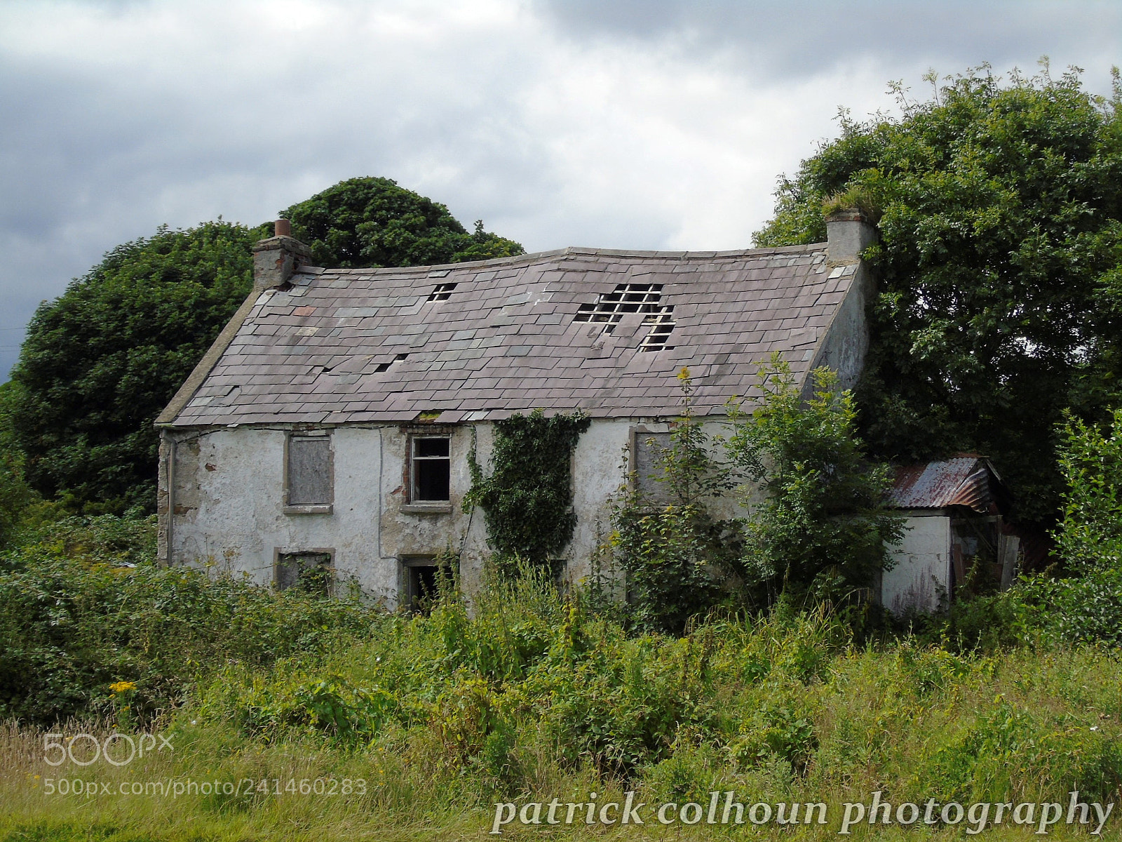 Sony Cyber-shot DSC-H400 sample photo. Abandoned house photography