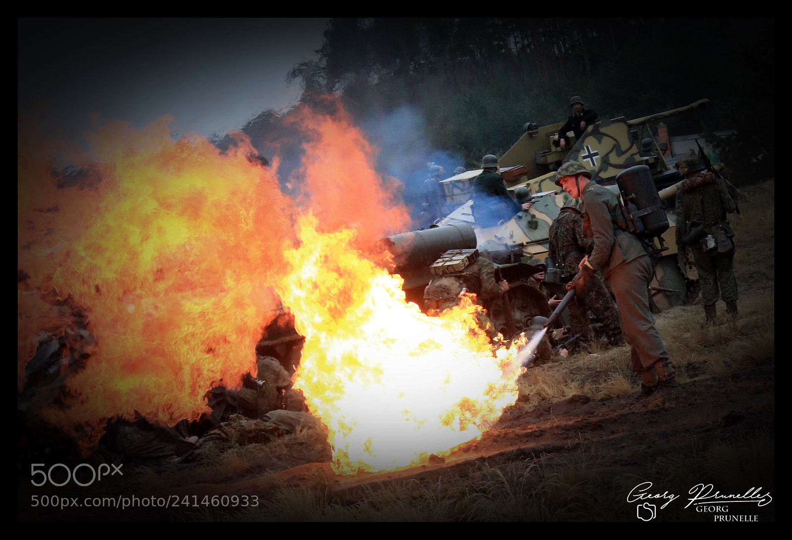 Canon EOS 1300D (EOS Rebel T6 / EOS Kiss X80) sample photo. Fire in the war photography