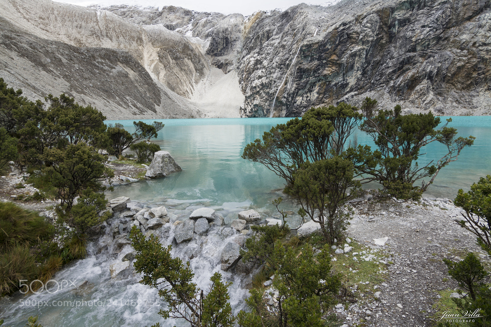 Nikon D7100 sample photo. El agua sigue su photography