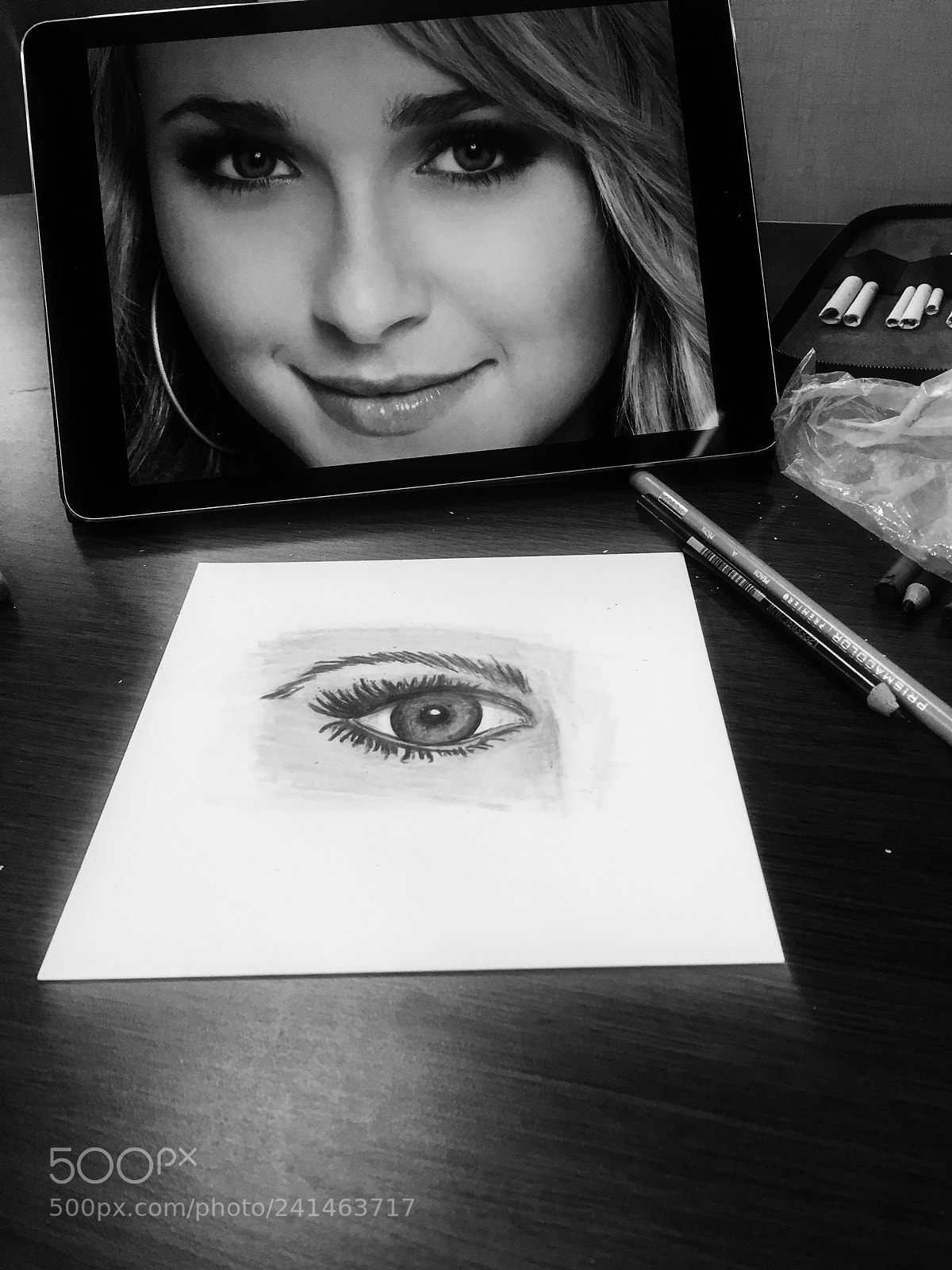 Apple iPhone 6 sample photo. Artist at work. photography