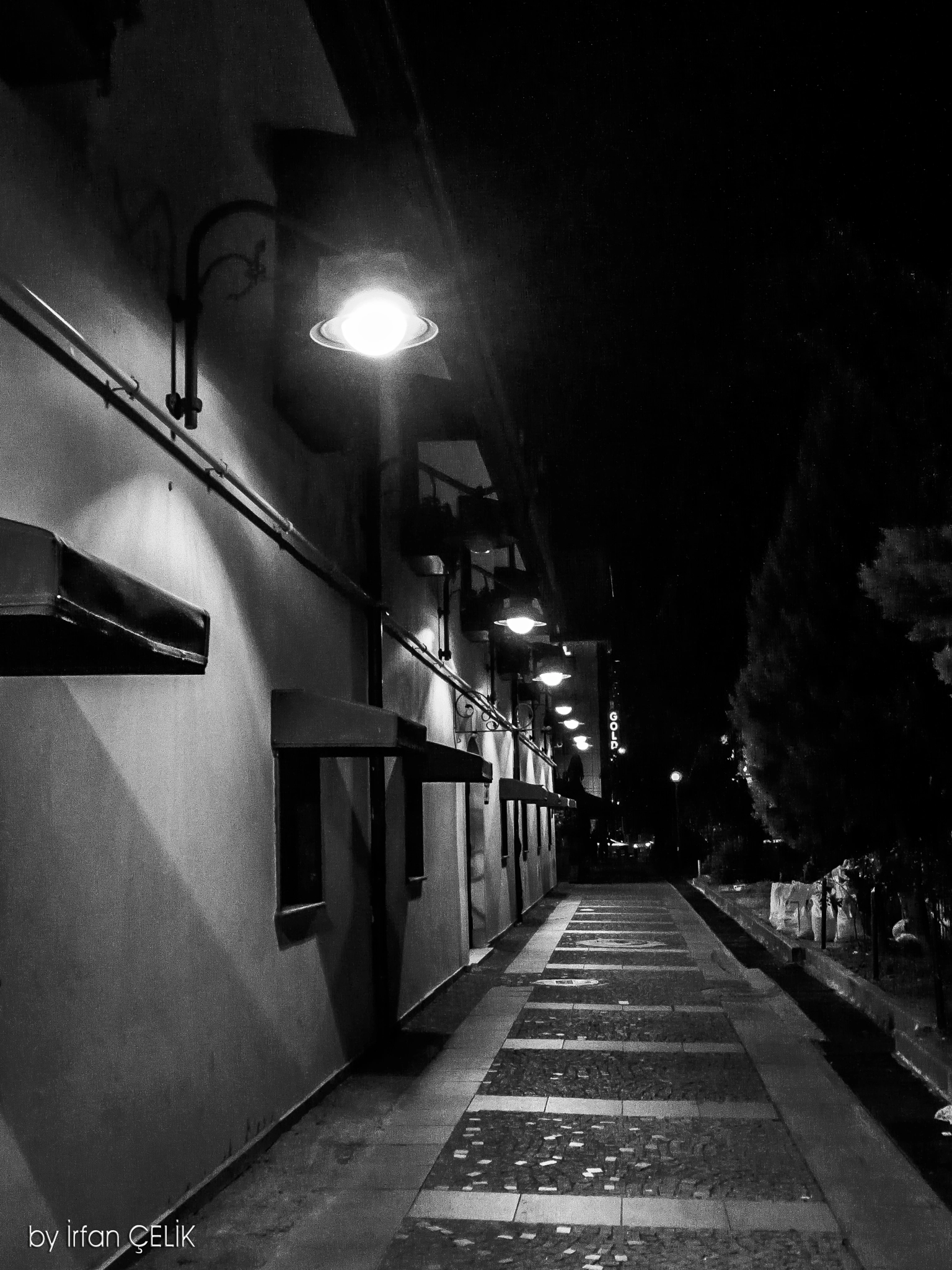 Panasonic DMC-LX2 sample photo. It's a compact camera and one night..bulvar avm photography