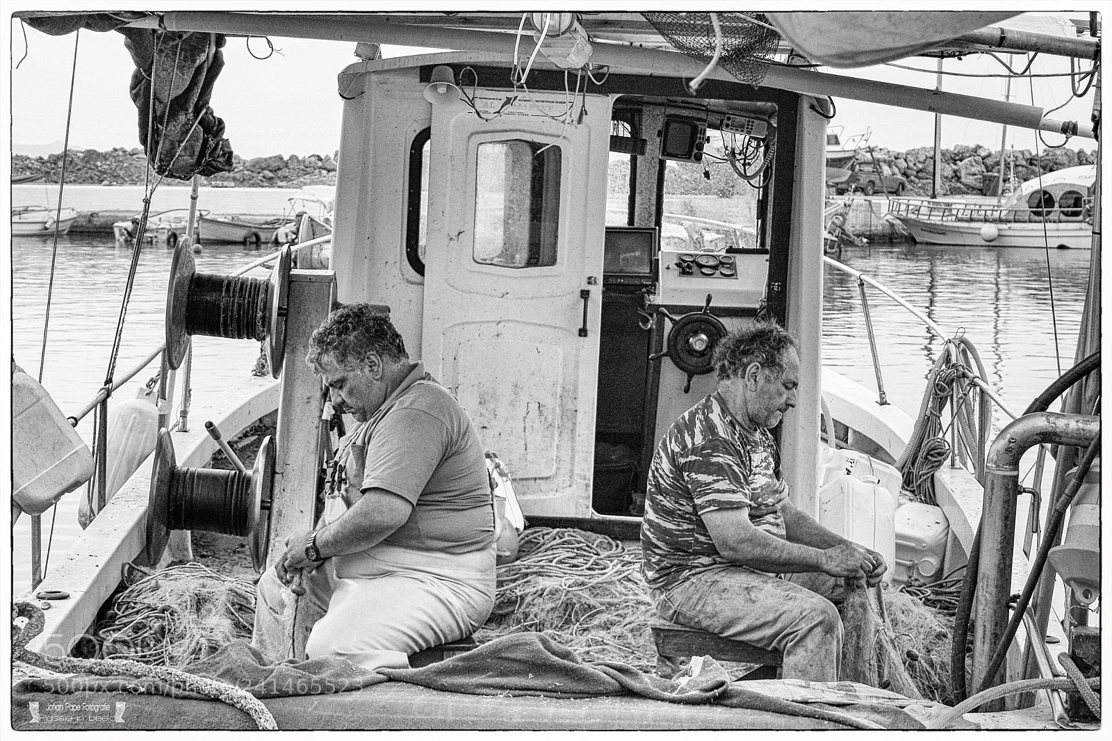 Canon EOS 1000D (EOS Digital Rebel XS / EOS Kiss F) sample photo. Greek fishermen photography