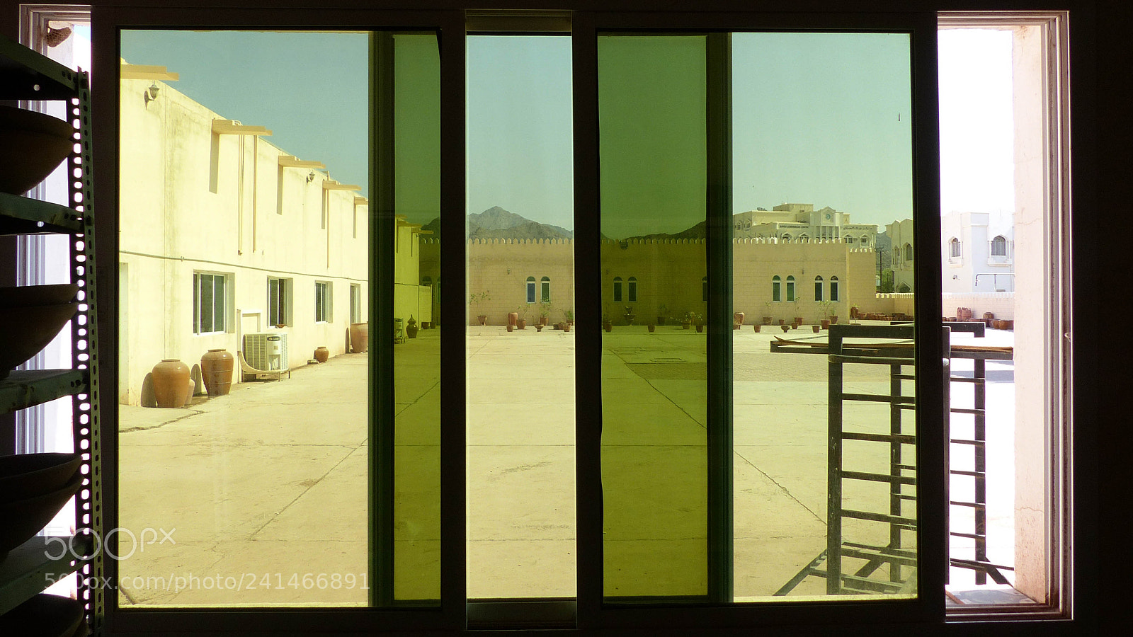 Panasonic Lumix DMC-FZ200 sample photo. Look through the window photography